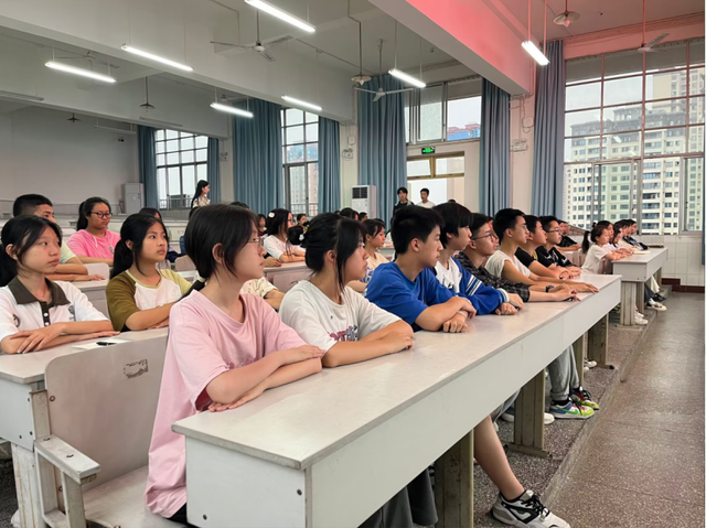 四川省民生研究会新媒体中心-官网