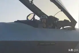 歼20如何识别不同批次？编队灯数量不同，新批次细节打磨更精致图片