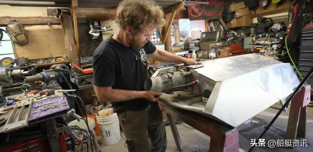 世界上最小的喷射艇，只有6英尺长