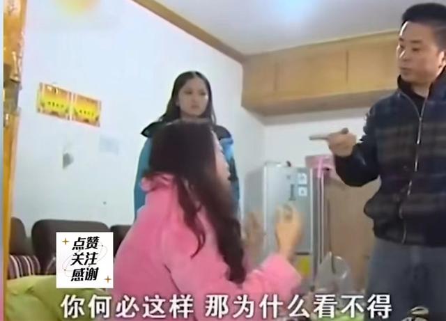4婚妻子喜欢自拍，看到她与异性聊天内容，丈夫：和我都没这样过