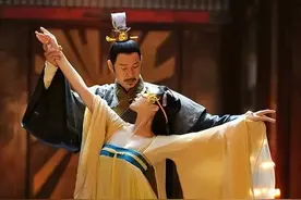 60岁李渊9年造30子，李世民一筹莫展！扔给武则天，她2招解决！图片