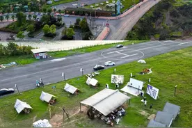 【露营】春日“趣”玩吧！山野露营、拼饭盲盒、自主烧烤、乐队驻唱……全都在这里→图片