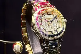 价值两千万的彩虹三问亮相现场，百达翡丽2024新品一览图片