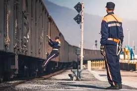 浅谈铁路基层职工福利待遇图片