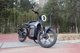 不用驾照就能骑摩托？小牛SQi新国标跨骑电动车体验图片