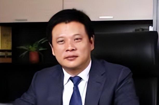 200万集不齐奥特曼卡，中国一亿小学生正在破产？