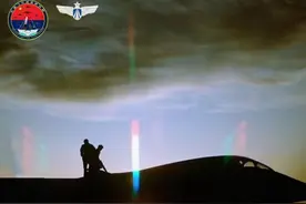 轰-20首飞了？网上流出一张疑似“轰-20试飞照”，究竟是真是假图片