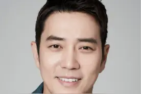 一吻定情？韩国知名男演员初见爱妻就开吻，最后假戏真做幸福美满图片