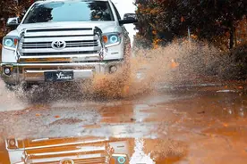 丰田坦途5700机械增压哪个男人不心动？图片