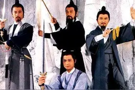 金庸武侠中的七人组合，总有一人先领盒饭，两次都是老五图片