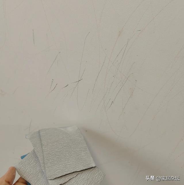 乳胶漆墙脏了，千万别用水擦！有一些小窍门，自己就能轻松搞定