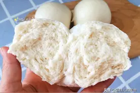 在家蒸馒头为啥又干又硬？牢牢记住这3点，蒸出的馒头松软又白胖图片