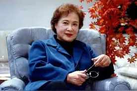 百岁影星秦怡：头婚被家暴，二婚被背叛，儿子精神分裂，比她早逝图片