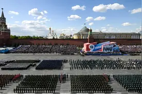 这次红场阅兵，有种从未见过的紧张图片