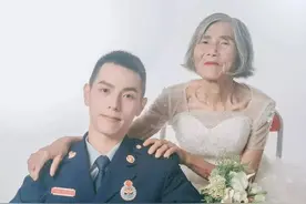 24岁小伙和85岁老太婚纱照，刷屏全网：相差61岁，原因你想象不到图片