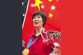 郎平带领中国女排夺冠6次 ‬三‬次球员时代 三次主‬教练时‬代图片