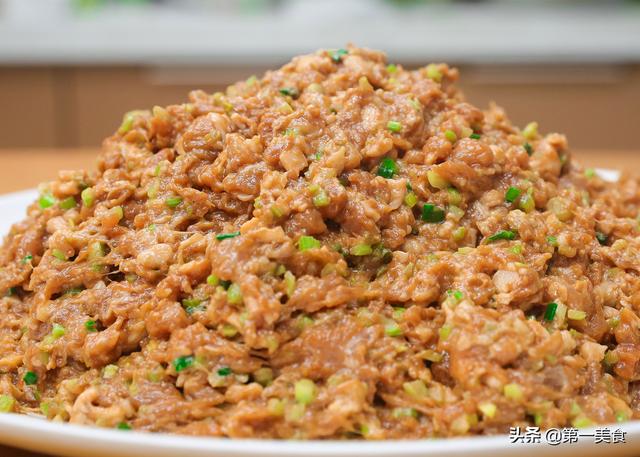 调饺子馅，牢记“4放2不放”，保证油润多汁，鲜嫩可口，真香