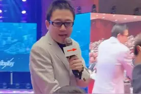 《早安隆回》原唱又引质疑！商演捞金被网友嘲：谁给钱就早安谁！图片