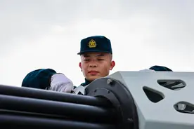 了不起的中国军人|“00后”副炮班班长许树星：“万发”就是万钧责任图片