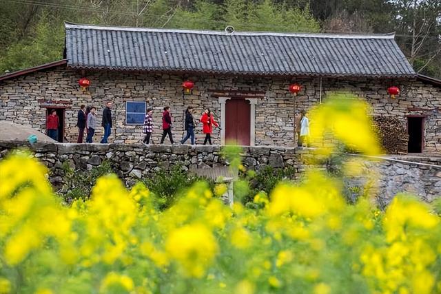 藏于山水，隐于林深丨宜昌南岔湾这家石屋民宿，带你逃离都市