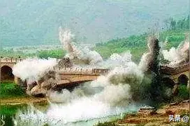 三炸巴别桥断越军后路，解放军万炮齐发，将谅山的越军炸了个团灭图片