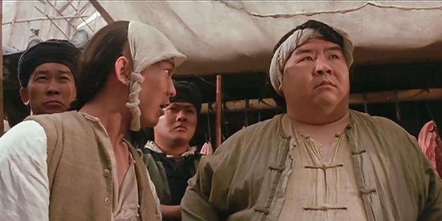 格斗游戏最无耻的画面，明明说好一对一，却强行变成群殴