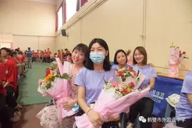 青春不散场，奋斗向远方——鹤壁市外国语中学2022届高三毕业典礼图片