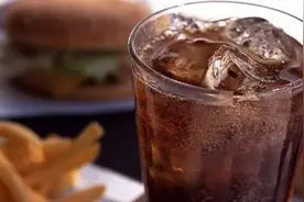 无糖碳酸饮料真的对身体有害吗？ 会长胖吗？图片