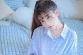 00后超甜学妹日常家居自拍分享图片