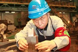 新时代的贵州人 | 杨延：激情燃烧的钢轧岁月图片