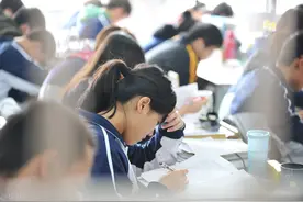 考生：今年高考数学乙卷太难了，北大韦神却说考个高分并不难图片
