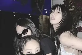 Jennie私照近况被好友公开，韩媒：日常美貌都这程度了吗？图片