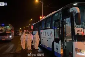 19省份本土新增1100例！杭州一顺丰中转场10多人确诊；吉林一学院6556名学生全部转运图片