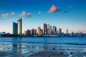 香港为什么不使用人民币做生意呢？而是美元？图片