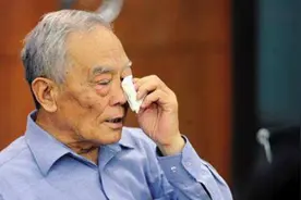 70岁季承爱上小40岁保姆，还在高龄生子，父亲季羡林得知喜笑颜开图片