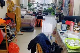 成都夫妻的家杂物积成山，请保洁师33小时彻底清洁，网友：太解压图片