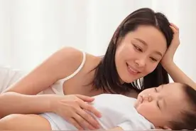 宝宝睡觉不踏实什么原因以及睡眠对宝宝重要性图片