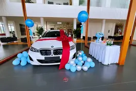 提新车的时候，不要忘了主动要这6个赠品，能省下不少钱图片