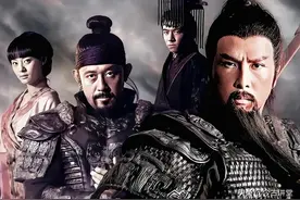 关羽守荆州，为何被部下称为“主公”？有两点让人感到很奇怪图片