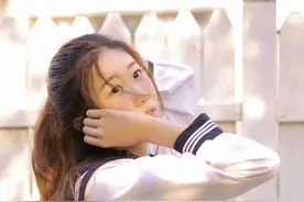 台湾美女学生妹，靓丽的校园短裙制服图片