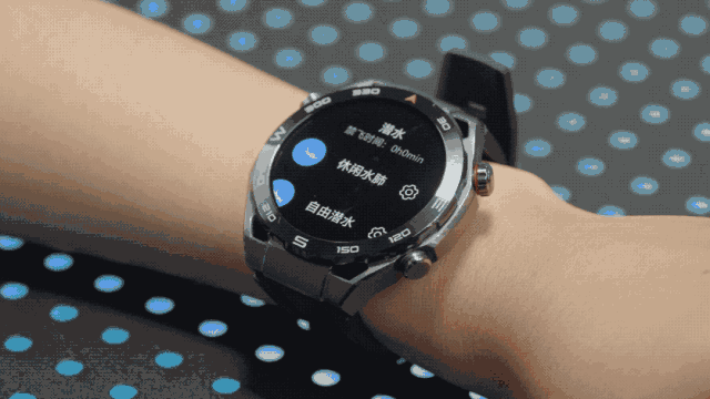 ʵ�⣬����Ǳˮ����õ�����װ������Щ