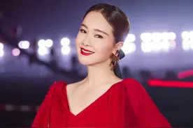 “都市百合”左小青：难忘北漂的辛酸岁月，离婚后与前夫仍是朋友图片