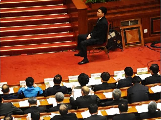 退休干部招募敢死队，密谋颠覆祖国！难怪网上的恨国论越来越多了