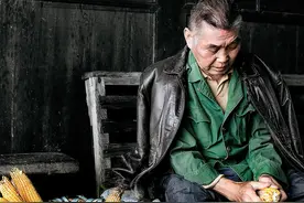 农村老人一次性补缴80000元，60岁后每月能领多少养老金？划算吗图片