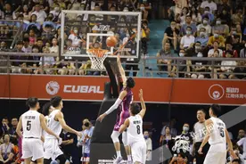 CUBA全国总决赛｜陈国豪凿穿清华内线 双方65:65战平进入末节图片