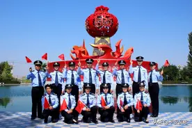 致敬了不起的她 | 方寸窗口，有你最美的样子图片