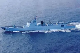 中国 052D驱逐舰冲向美舰 ，加拿大军看呆图片