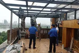 玻璃阳光房上面加装光伏属于违建吗？图片