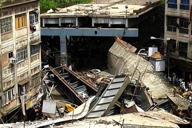 印度大桥再次发生坍塌，171亿卢布打水漂，印度基建如此不堪？