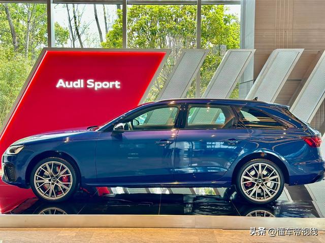 新车 | 售价或超50万，新款奥迪S4 Avant到店实拍，燃油性能车还香吗